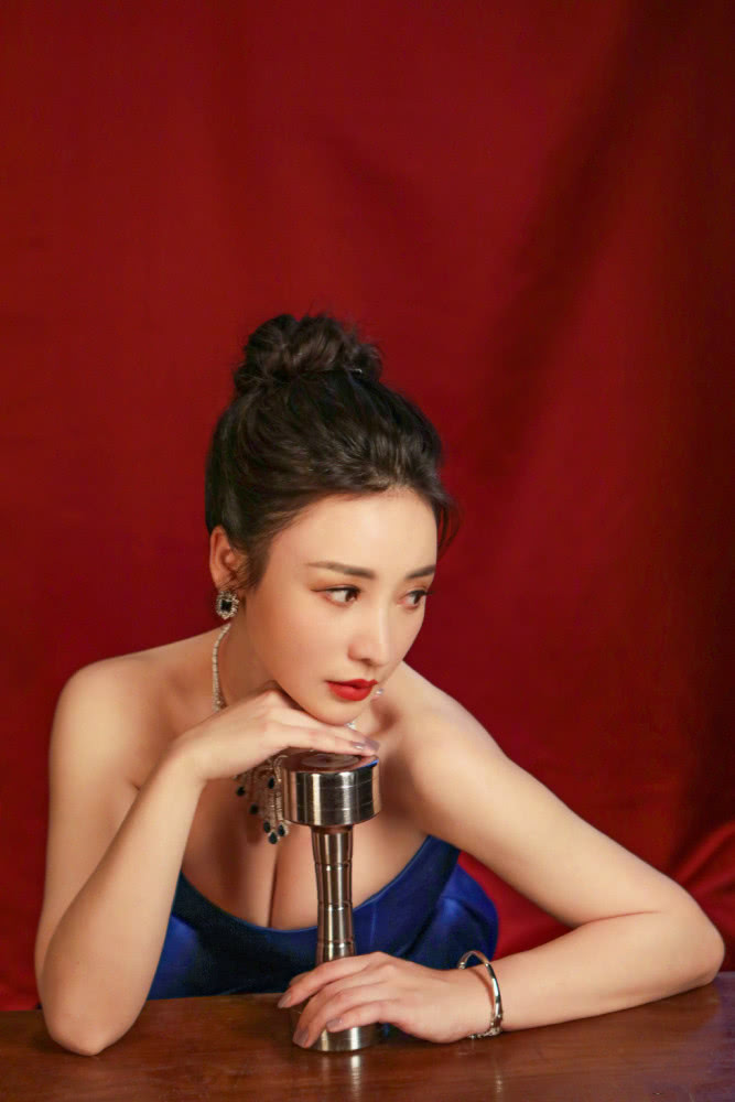 �����������춬�����������ķ�����սĨ��ȹ��˭������